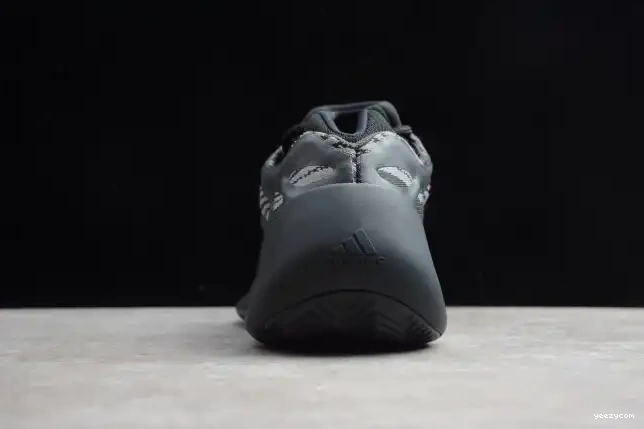 Black 700 Yeezy Boost H67799 V3 Adidas 0605